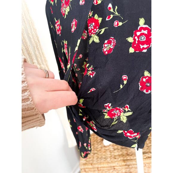 NWT Zara Floral Crop Top XS Black Twist Front Long Sleeve Romantic Garden Girl - Picture 5 of 8